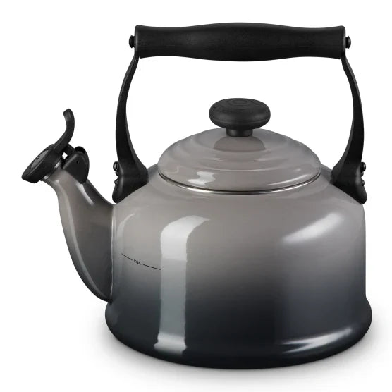 Le Creuset Traditional Whistling Stovetop Kettle, 2.1L