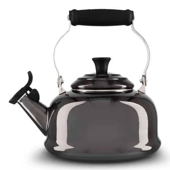 Le Creuset Whistling Stovetop Kettle, 1.6L