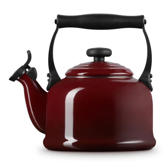 Le Creuset Traditional Whistling Stovetop Kettle, 2.1L
