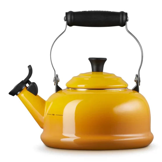 Le Creuset Whistling Stovetop Kettle, 1.6L