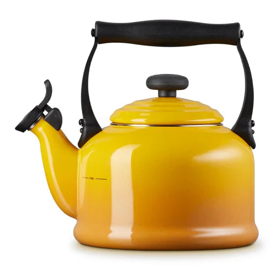 Le Creuset Traditional Whistling Stovetop Kettle, 2.1L
