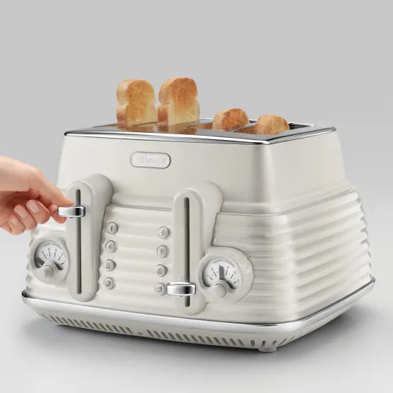 DeLonghi Scultura Selections 4-Slice Toaster, 1800W
