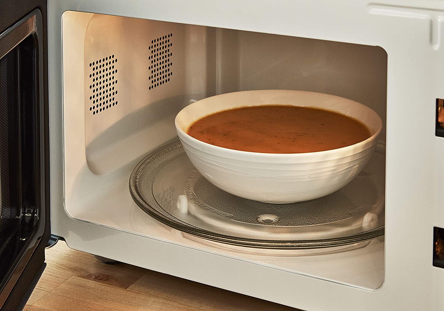 Swan Nordic Digital Microwave - Cotton White