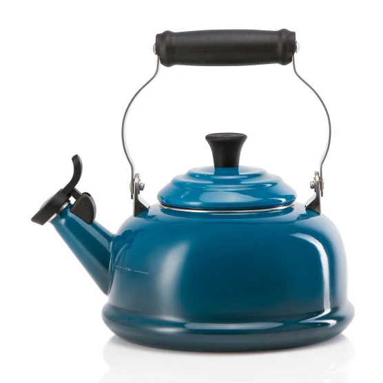 Le Creuset Whistling Stovetop Kettle, 1.6L