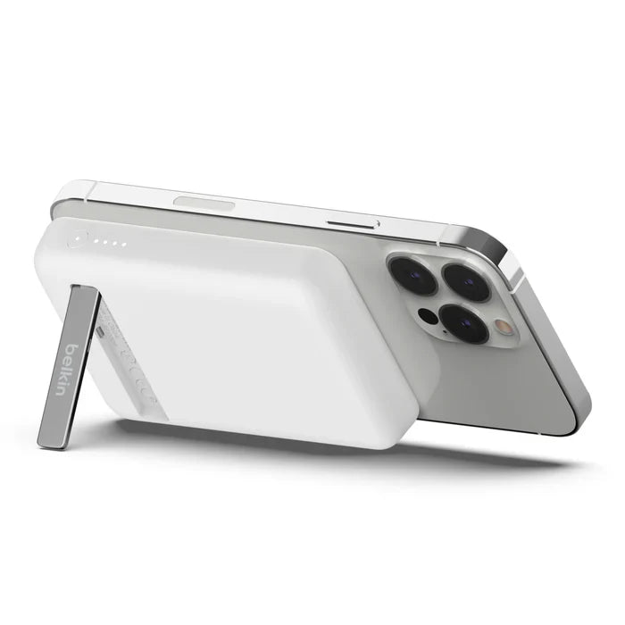 BELKIN BOOSTCHARGE Magnetic Wireless PowerBank 5000 Mah + Stand - For Apple iPhone 12/13/14 and Higher Models - White