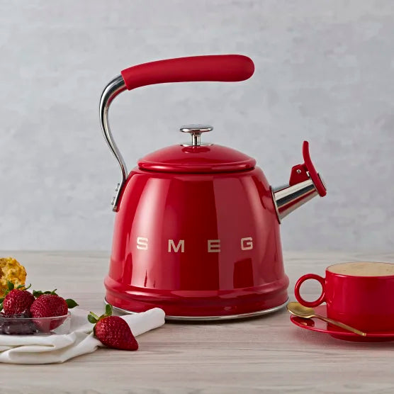 Smeg Whistling Stovetop Kettle, 2.3L