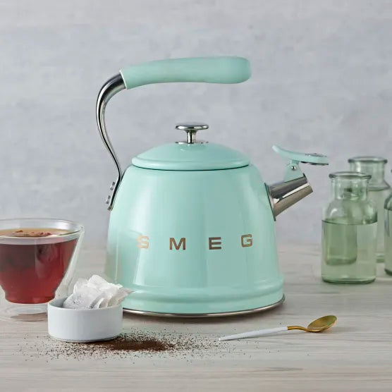 Smeg Whistling Stovetop Kettle, 2.3L