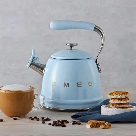 Smeg Whistling Stovetop Kettle, 2.3L