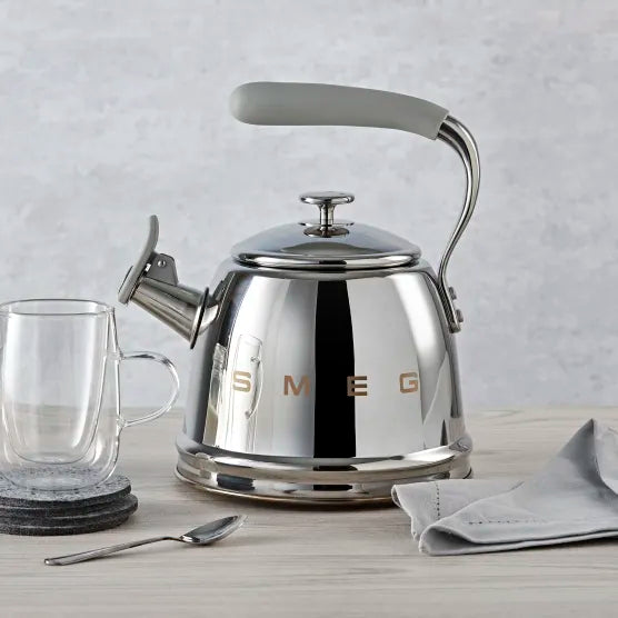 Smeg Whistling Stovetop Kettle, 2.3L
