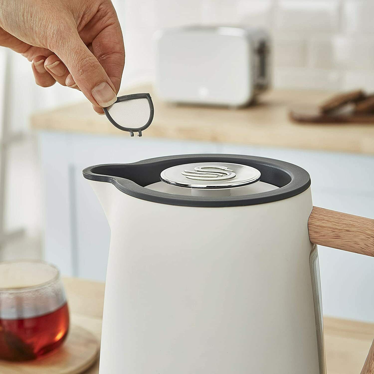 Swan Nordic Rapid Boil Jug Kettle, Wood Effect Handle, Cotton White